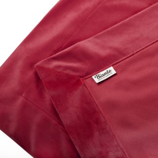 Sametový přehoz/běhoun na postel Velvet Premium SVP-007 Malinově červený - detail 1- Biante.cz Sametový přehoz/běhoun na postel Velvet Premium SVP-007 Malinově červený - detail 1- Biante.cz