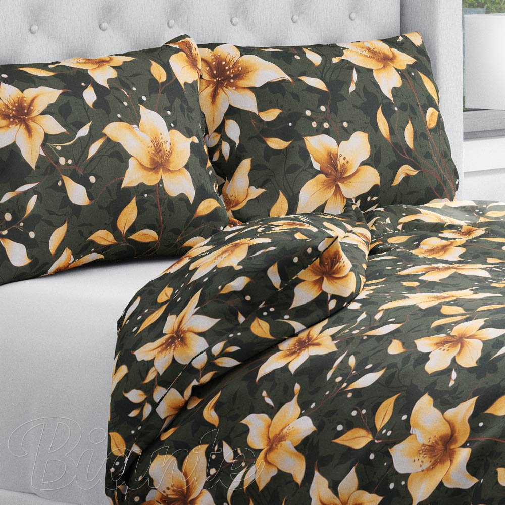 Bavlnené posteľné obliečky Sandra SA-736 Hnedooranžové kvety vanilky na tmavo zelenom - Biante.sk