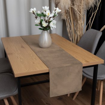 Sametový běhoun na stůl Velvet Premium SVP-034 Kávově hnědý - detail 1 - Biante.cz Sametový běhoun na stůl Velvet Premium SVP-034 Kávově hnědý - detail 1 - Biante.cz