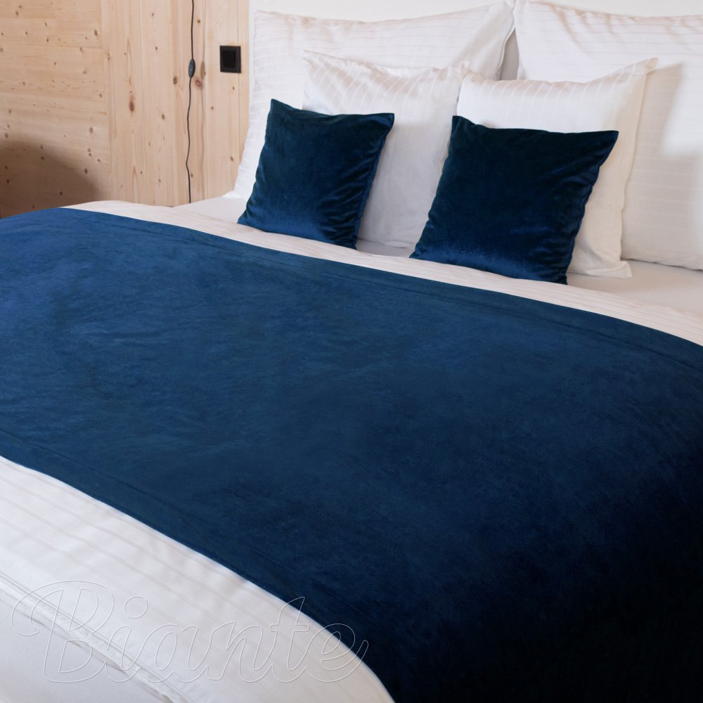Sametový přehoz/běhoun na postel Velvet Premium SVP-029 Námořnická modrá - detail 2 - Biante.cz