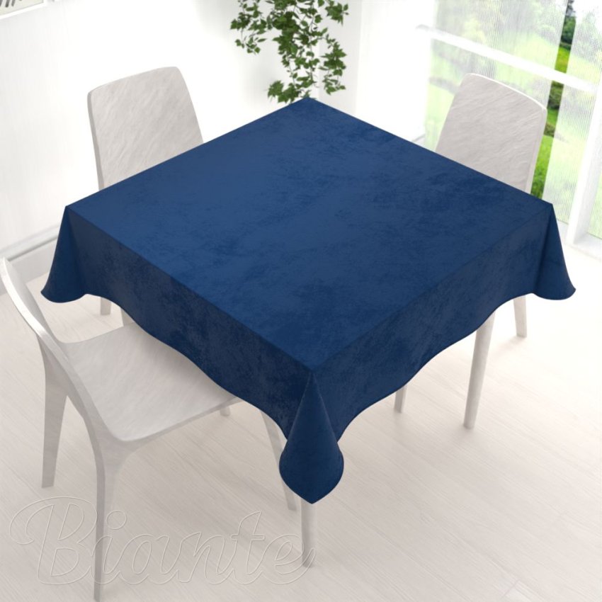 Sametový čtvercový ubrus Velvet Premium SVP-036 Námořnická modrá - detail 1 - Biante.cz