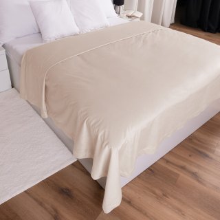 Zamatový prehoz na posteľ Velvet Prémium SVP-020 Béžový - detail 1 - Biante.cz Zamatový prehoz na posteľ Velvet Prémium SVP-020 Béžový - detail 1 - Biante.cz