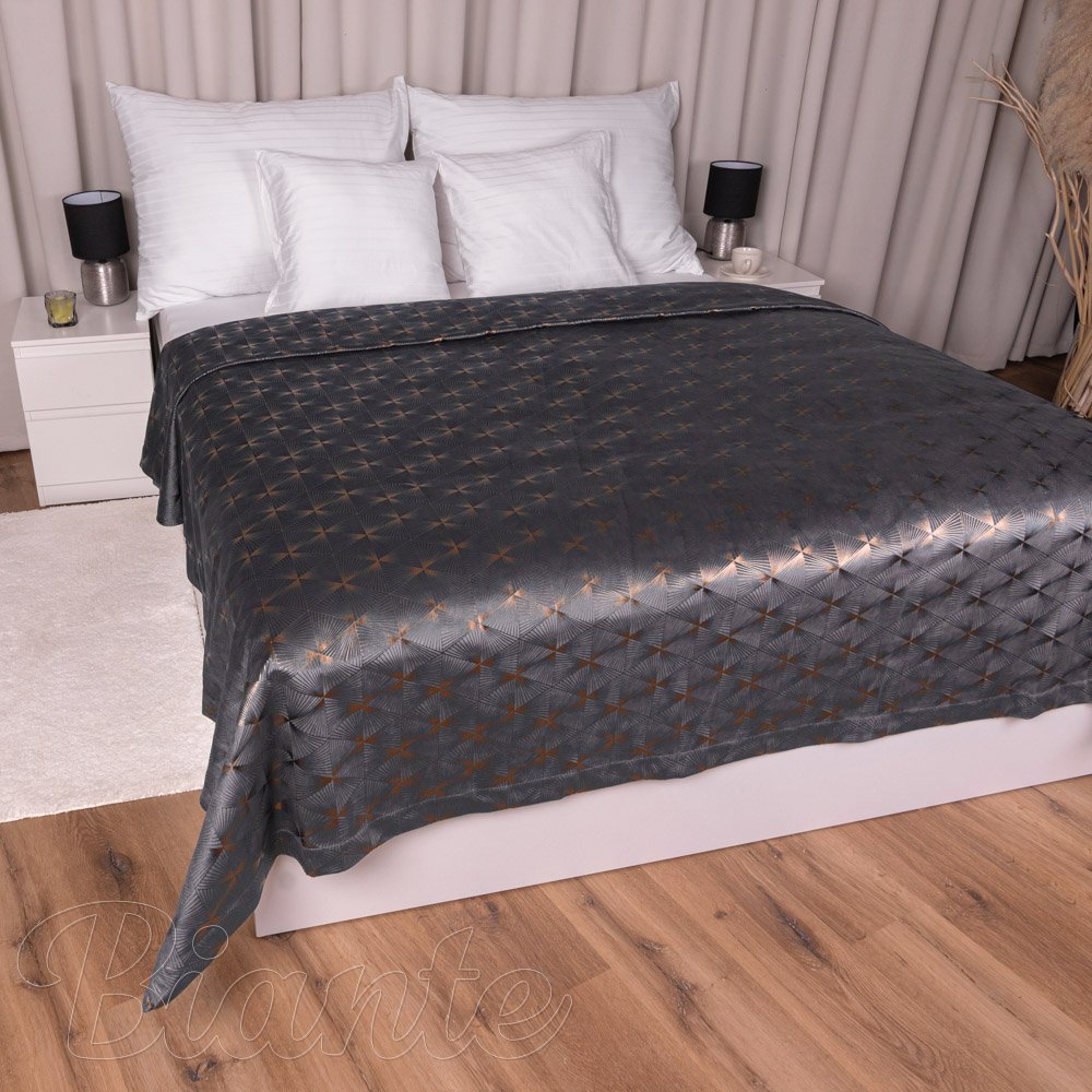 Sametový přehoz na postel Isabela IBL-003 Rose Gold trojúhelníky na šedém - detail 1 - Biante.cz