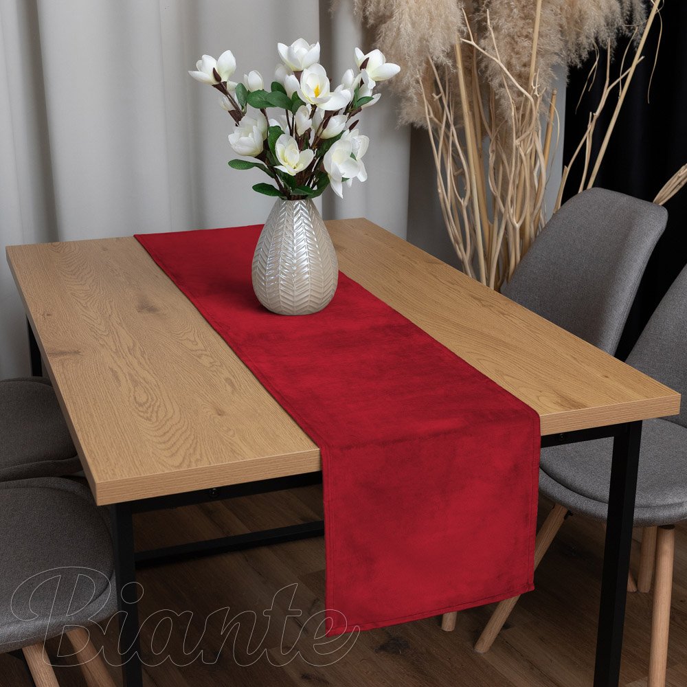 Sametový běhoun na stůl Velvet Premium SVP-038 Sytě červený - detail 1 - Biante.cz