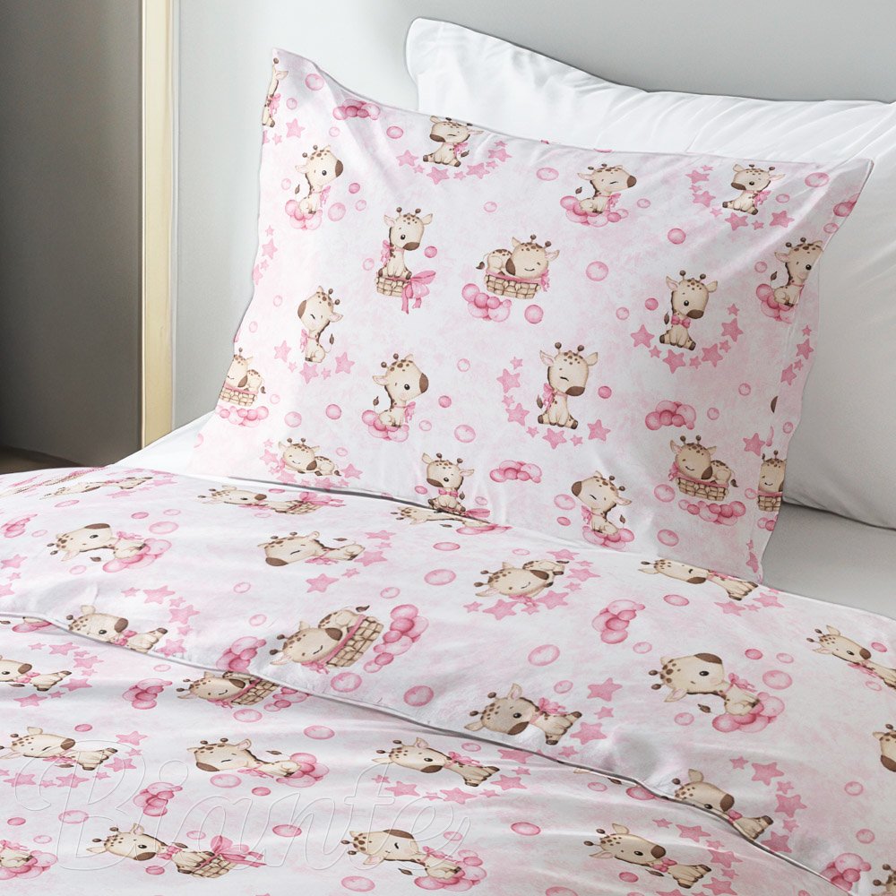 Dětské bavlněné ložní povlečení Sandra SA-438 Růžové žirafy na bílém - detail 1 - Biante.cz