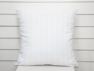 Damaškový povlak na polštář Atlas Gradl DM-011 Bílý - proužky 2 cm - Biante.cz
