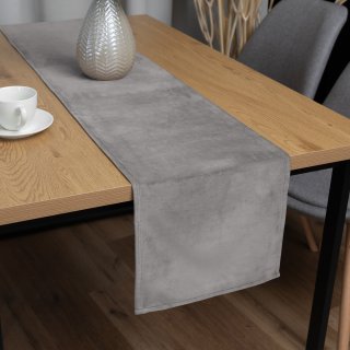 Sametový běhoun na stůl Velvet Premium SVP-039 Šedý - Biante.cz Sametový běhoun na stůl Velvet Premium SVP-039 Šedý - Biante.cz
