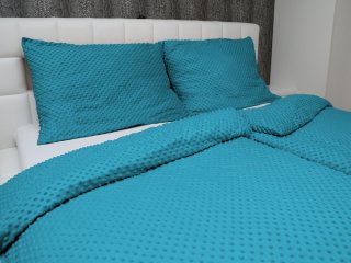 Hrejivé posteľné obliečky Minky TOP 3D bodky MKP-056 Morská modrá - detail 1 - Biante.sk
