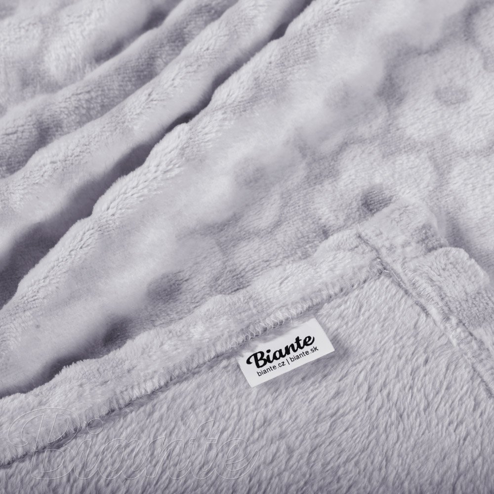 Mikroplyšová deka MIP-025 Světle šedé květy - detail 1 - Biante.cz