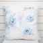 Dekorační povlak na polštář TF-087 Modré květy na geometrickém bílém - Biante.cz
