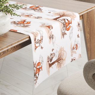 Detský bavlnený behúň na stôl Sandra SA-696 Líšky na bicykloch - hnedé na bielom - Biante.sk Detský bavlnený behúň na stôl Sandra SA-696 Líšky na bicykloch - hnedé na bielom - Biante.sk