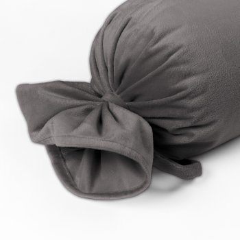 Sametový polštář válec bonbon Velvet Premium SVP-017 Tmavě šedý - detail 1 - Biante.cz