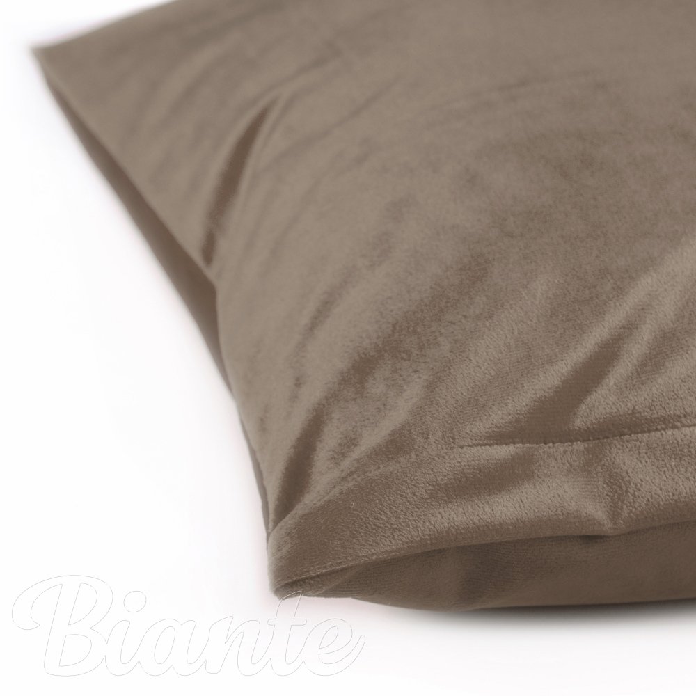 Sametový povlak na polštář Velvet Premium SVP-005 Světle hnědý - detail 2 - Biante.cz Sametový povlak na polštář Velvet Premium SVP-005 Světle hnědý - detail 2 - Biante.cz