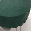 Sametový oválný ubrus Velvet Premium SVP-044 Lesní zelená - Biante.cz
