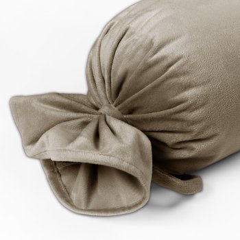 Sametový polštář válec bonbon Velvet Premium SVP-030 Šedobéžový - detail 1 - Biante.cz