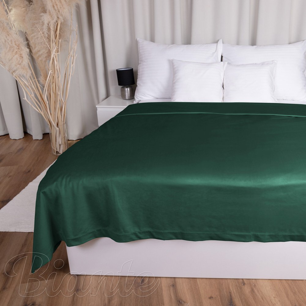Sametový přehoz na postel Velvet Premium SVP-044 Lesní zelená - Biante.cz