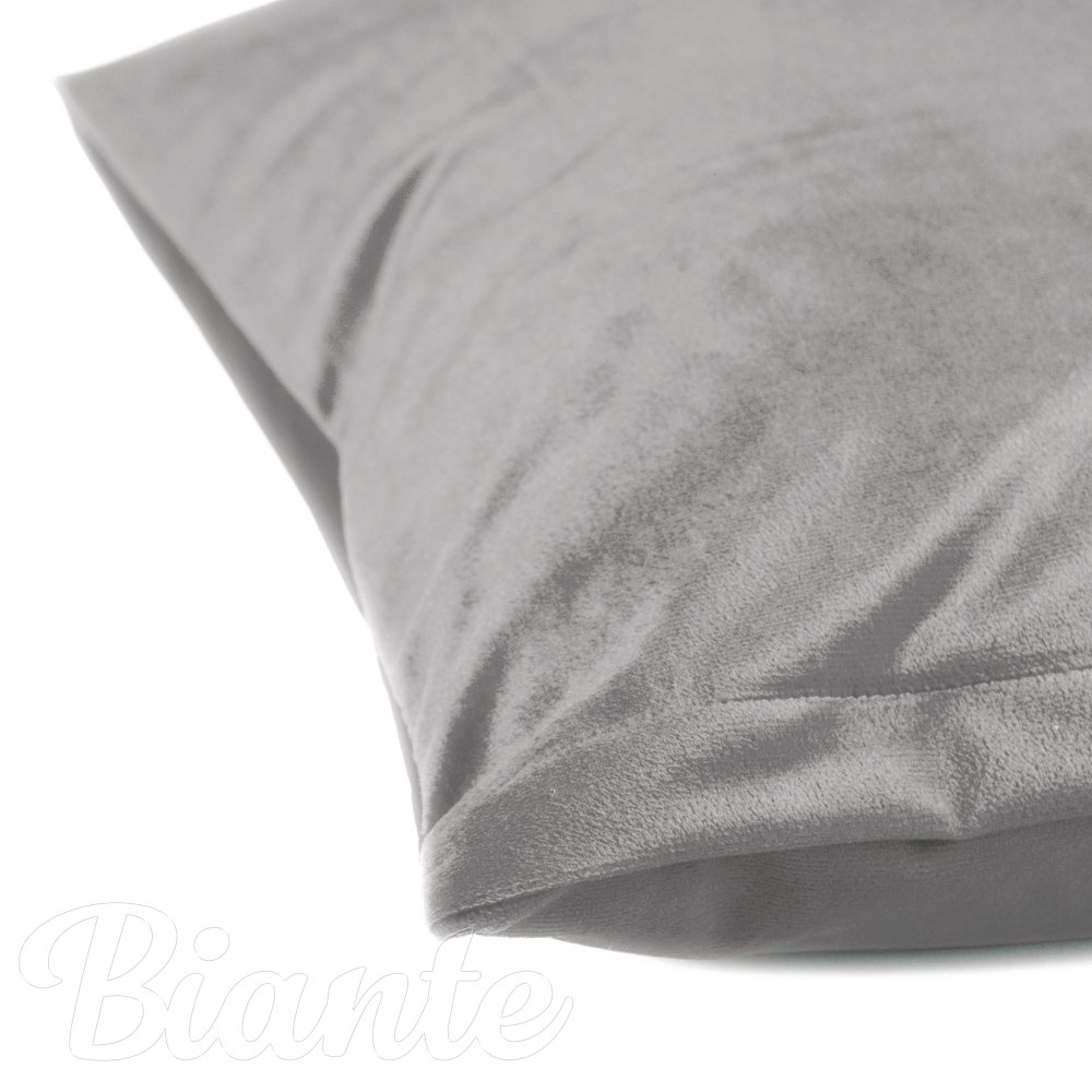 Sametový povlak na polštář Velvet Premium SVP-039 Šedý - detail 2 - Biante.cz Sametový povlak na polštář Velvet Premium SVP-039 Šedý - detail 2 - Biante.cz
