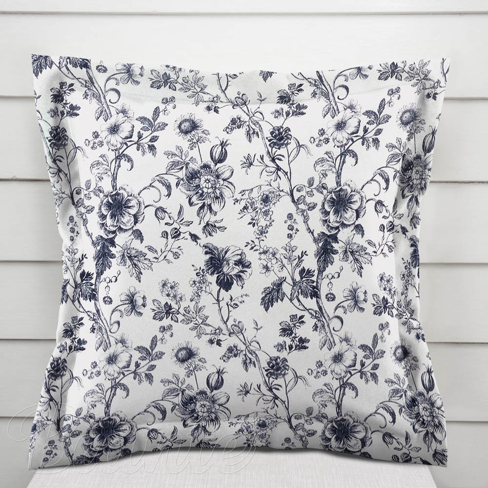 Bavlněný povlak na polštář s lemem Sandra SA-638 Temně modré květiny na bílém - Biante.cz