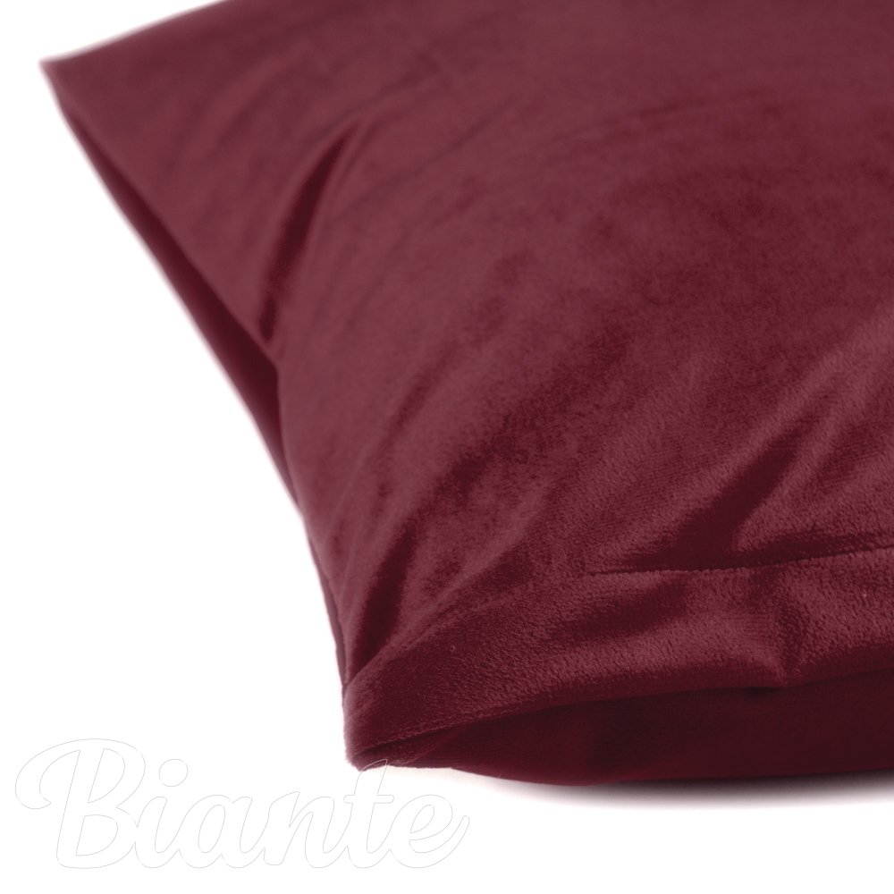 Sametový povlak na polštář Velvet Premium SVP-010 Tmavě vínový - detail 2 - Biante.cz Sametový povlak na polštář Velvet Premium SVP-010 Tmavě vínový - detail 2 - Biante.cz