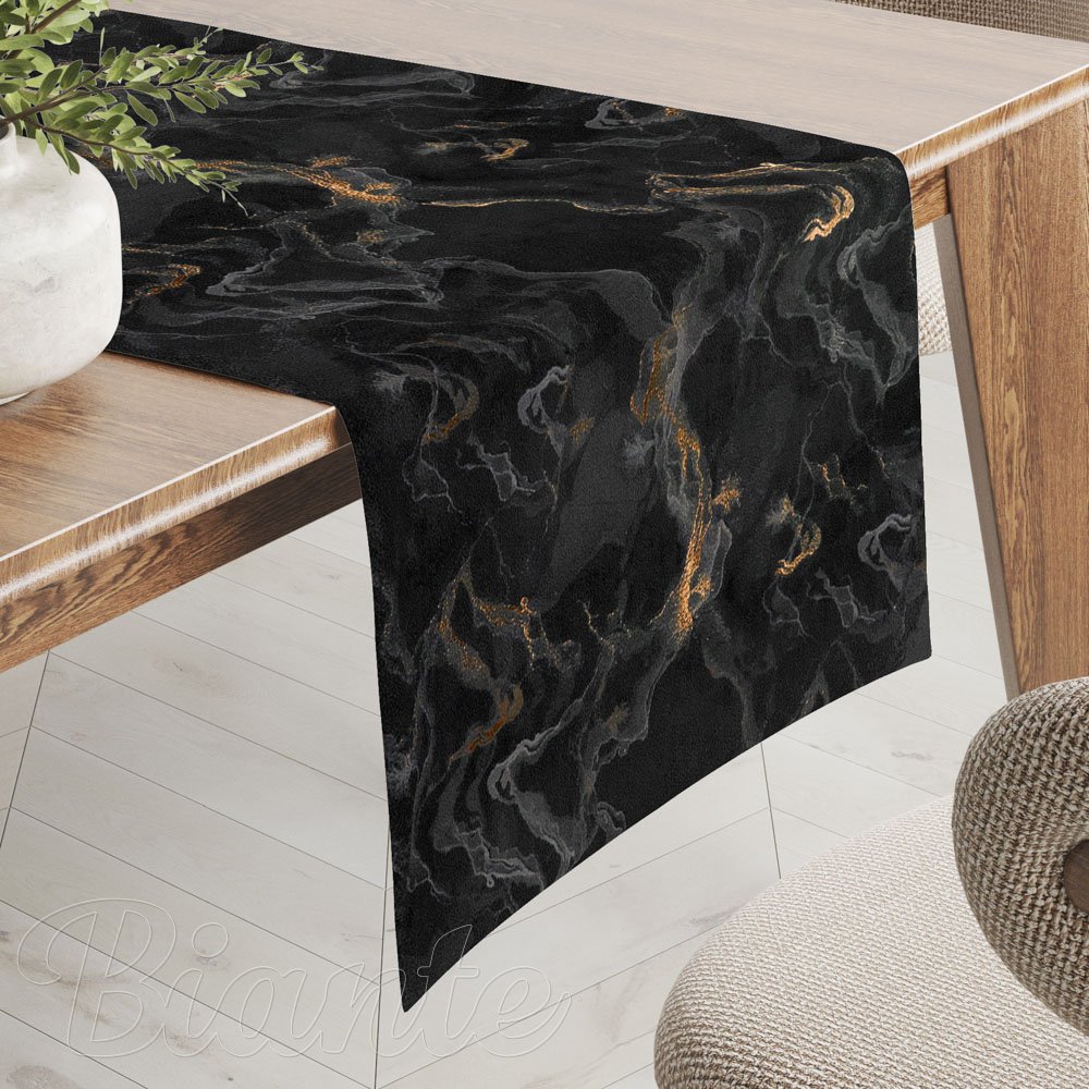 Sametový běhoun na stůl Isabela IBL-021 Zlatý/kouřový mramor na černém - Biante.cz