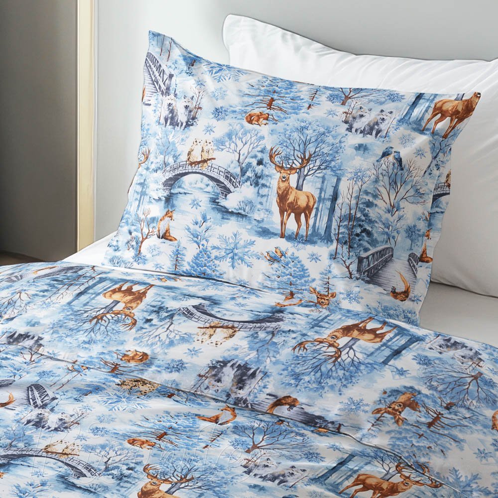 Dětské bavlněné ložní povlečení Sandra SA-674 Lesní zvířata v zimním lese na modrém - detail 1 - Biante.cz