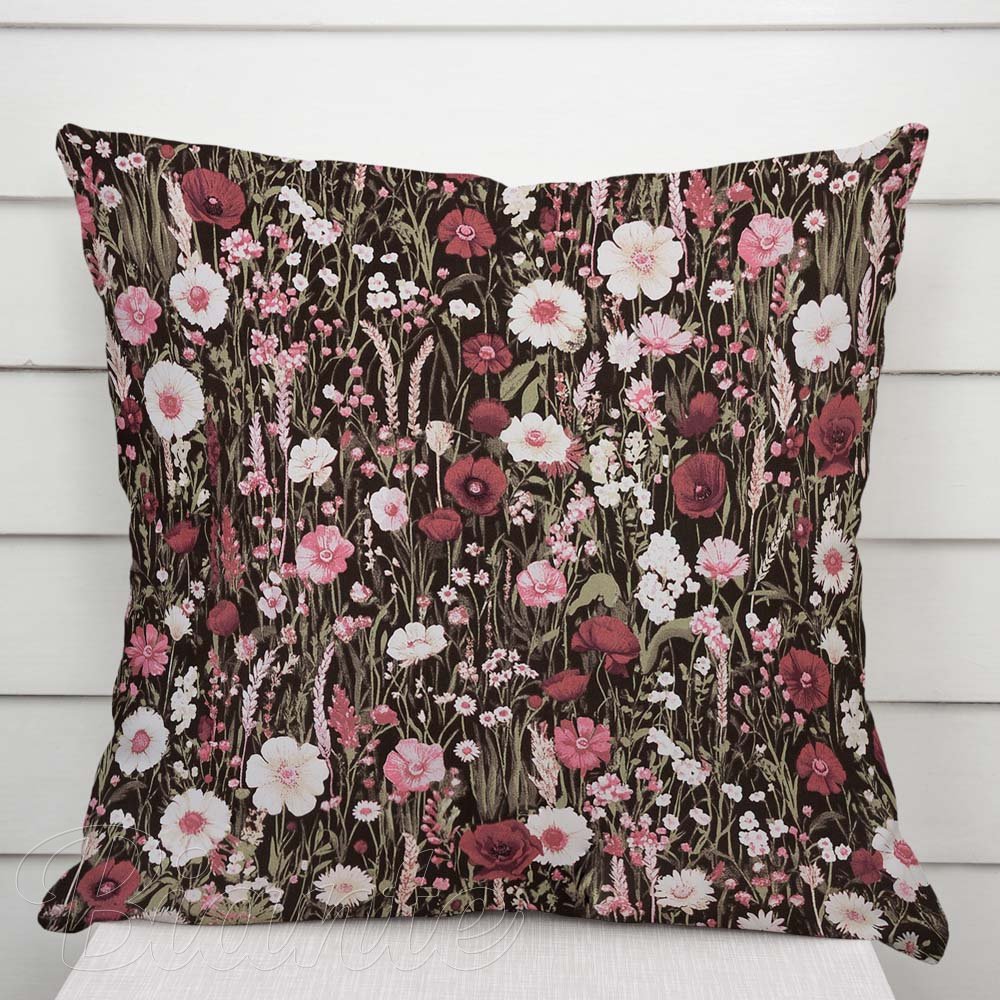 Bavlněný povlak na polštář Sandra SA-740 Luční kvítí na temně hnědém - Biante.cz