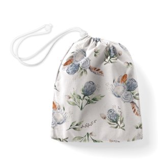 Bavlněný pytlík/sáček na přezůvky Sandra SA-707 Modré květy Protea na bílém - Biante.cz Bavlněný pytlík/sáček na přezůvky Sandra SA-707 Modré květy Protea na bílém - Biante.cz