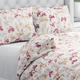 Bavlnené posteľné obliečky Sandra SA-636 Vínovo-béžové kosatce na bielom - Biante.sk