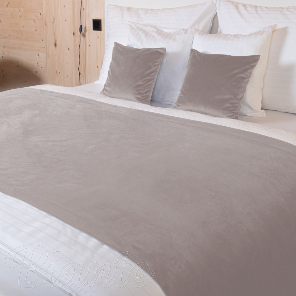 Sametový přehoz na postel Velvet Premium SVP-015 Latte - detail 2 - Biante.cz