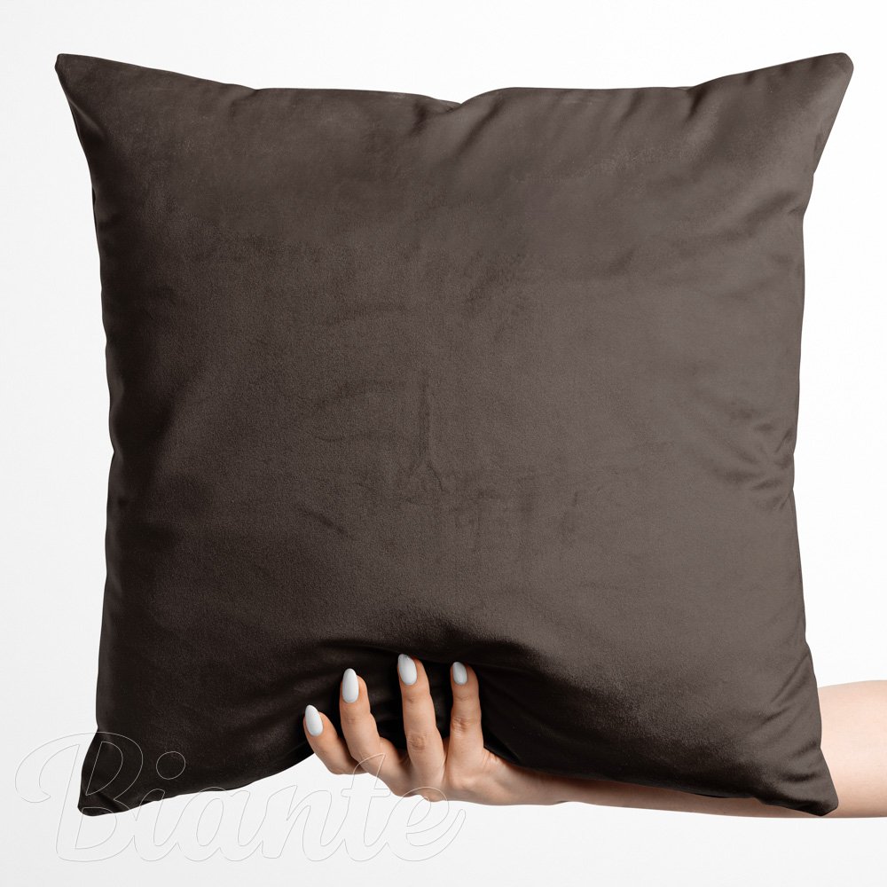 Sametový povlak na polštář Velvet Premium SVP-016 Tmavě hnědý - Biante.cz Sametový povlak na polštář Velvet Premium SVP-016 Tmavě hnědý - Biante.cz