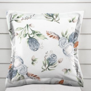 Bavlněný povlak na polštář s lemem Sandra SA-707 Modré květy Protea na bílém - Biante.cz Bavlněný povlak na polštář s lemem Sandra SA-707 Modré květy Protea na bílém - Biante.cz
