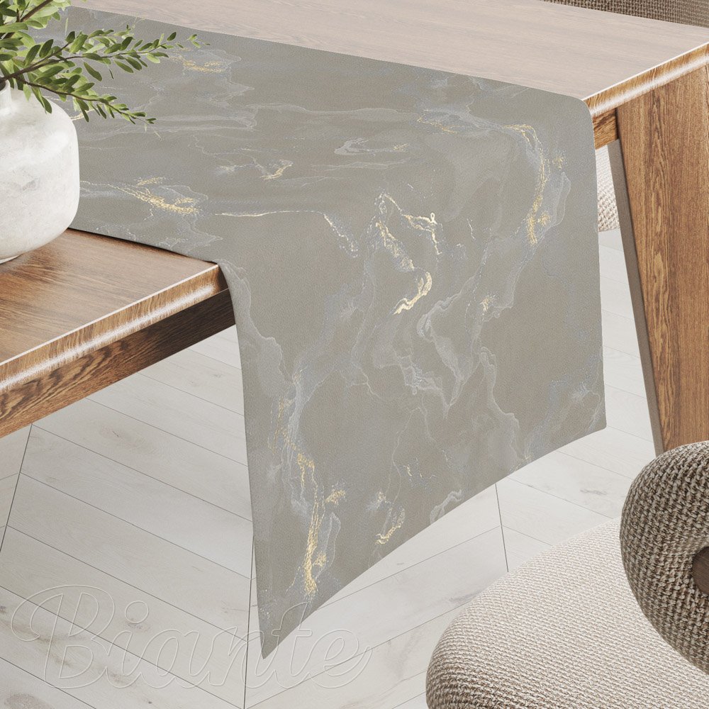 Sametový běhoun na stůl Isabela IBL-019 Zlatý/kouřový mramor na šedobéžovém - Biante.cz