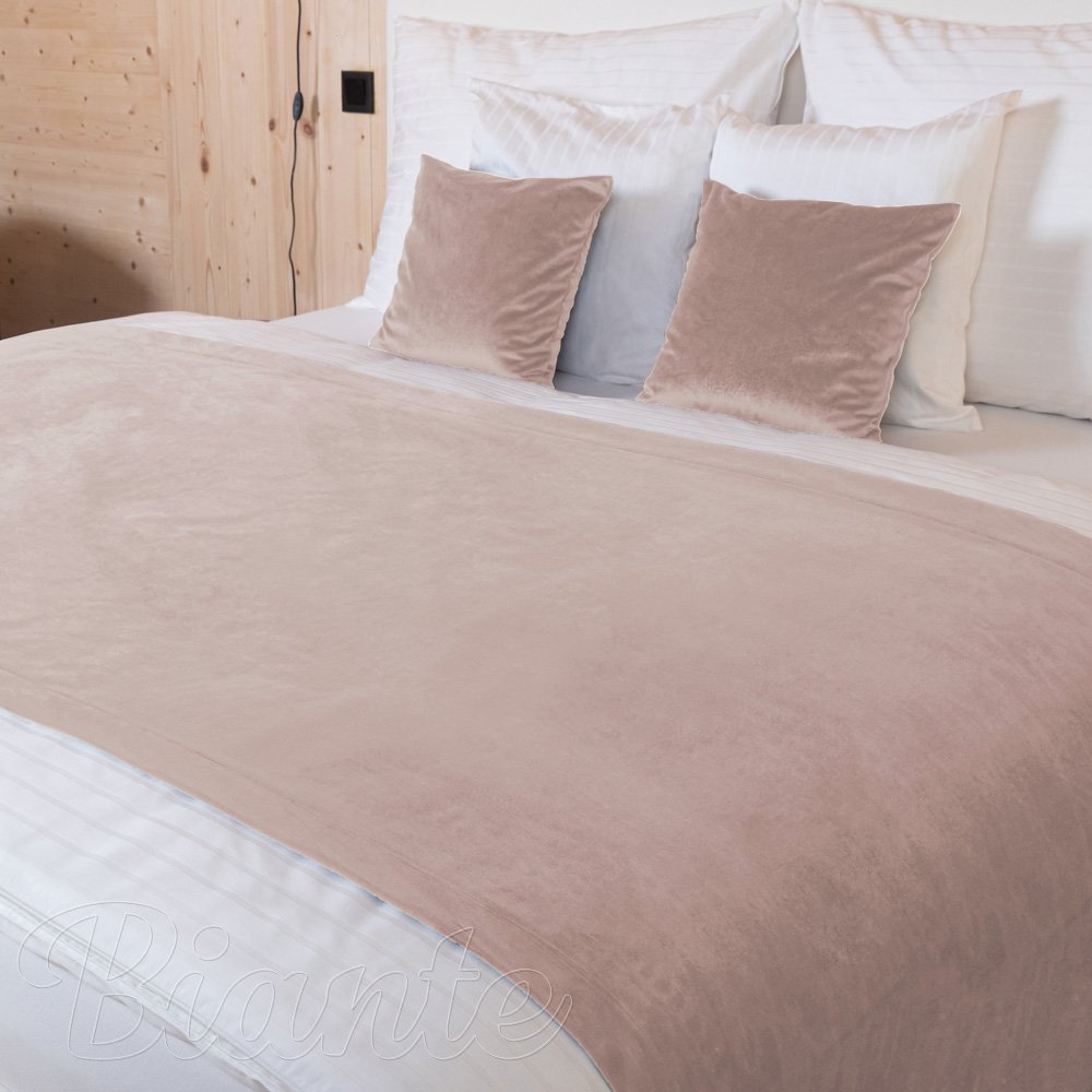 Sametový přehoz/běhoun na postel Velvet Premium SVP-043 Pudrově růžový - detail 2 - Biante.cz