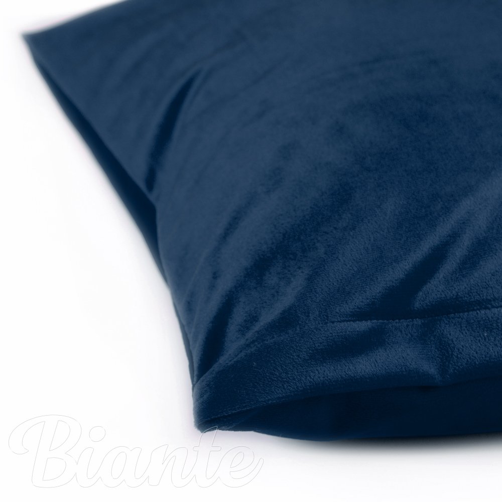 Sametový povlak na polštář Velvet Premium SVP-029 Námořnická modrá - detail 2 - Biante.cz Sametový povlak na polštář Velvet Premium SVP-029 Námořnická modrá - detail 2 - Biante.cz