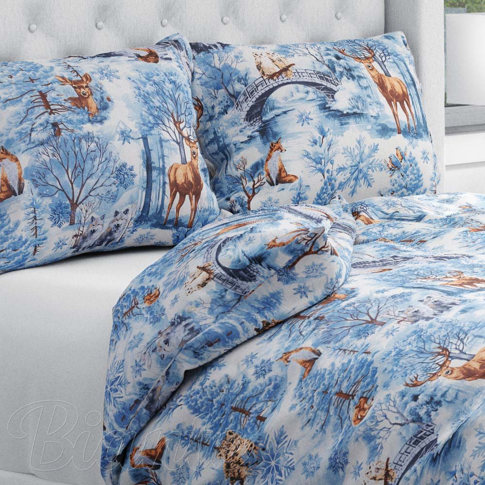 Bavlněné ložní povlečení Sandra SA-674 Lesní zvířata v zimním lese na modrém - Biante.cz