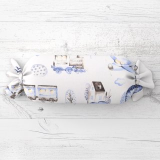 Dětský polštář válec bonbon Sandra SA-690 Modré vláčky s letadýlky na bílém - Biante.cz Dětský polštář válec bonbon Sandra SA-690 Modré vláčky s letadýlky na bílém - Biante.cz