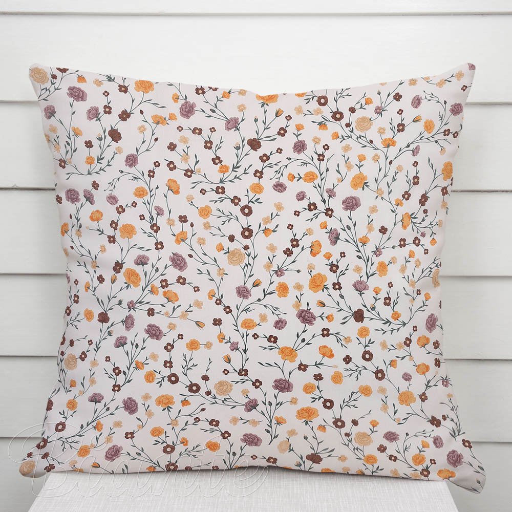 Bavlněný povlak na polštář Sandra SA-720 Oranžovo-hnědo-béžové drobné květiny na smetanovém - Biante.cz