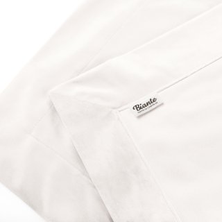 Sametový přehoz/běhoun na postel Velvet Premium SVP-024 Krémově bílý - detail 1 - Biante.cz Sametový přehoz/běhoun na postel Velvet Premium SVP-024 Krémově bílý - detail 1 - Biante.cz