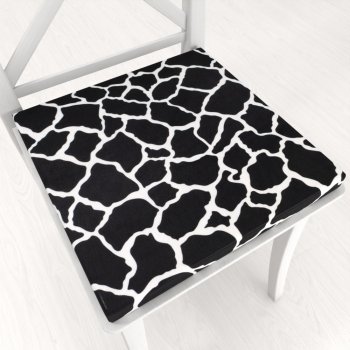 Sametový čtvercový podsedák Tamara TMR-015 Černobílý žirafí vzor - 38x38x3 cm - Biante.cz