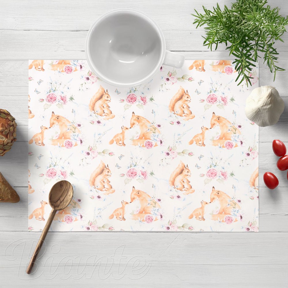 Dětské bavlněné prostírání na stůl Sandra SA-694 Veverky a lišky mezi květinami na bílém - Biante.cz