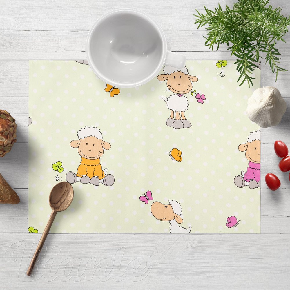 Dětské bavlněné prostírání na stůl Sandra SA-729 Veselé ovečky na světle zeleném puntíkovaném - Biante.cz