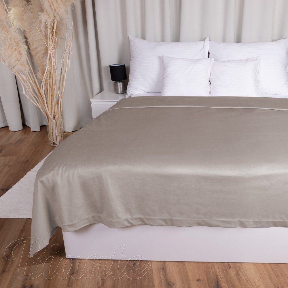 Sametový přehoz na postel Velvet Premium SVP-015 Latte - Biante.cz