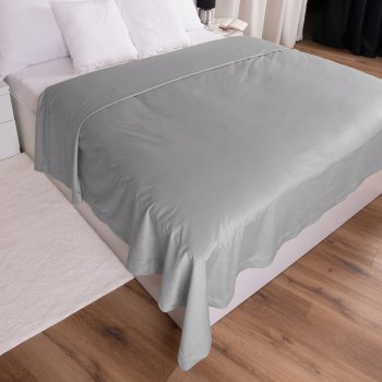 Sametový přehoz na postel Velvet Premium SVP-039 Šedý - detail 1 - Biante.cz Sametový přehoz na postel Velvet Premium SVP-039 Šedý - detail 1 - Biante.cz