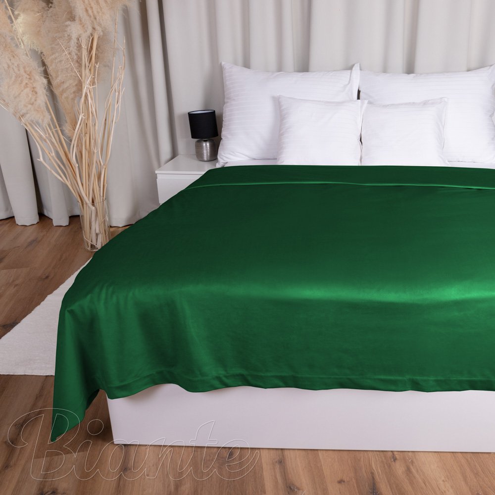 Sametový přehoz na postel Velvet Premium SVP-032 Zelený - Biante.cz Sametový přehoz na postel Velvet Premium SVP-032 Zelený - Biante.cz