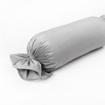 Sametový polštář válec bonbon Velvet Premium SVP-027 Světle šedý - Biante.cz Sametový polštář válec bonbon Velvet Premium SVP-027 Světle šedý - Biante.cz