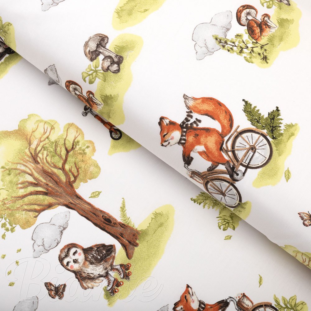 Dětská bavlněná látka/plátno Sandra SA-697 Lišky na kolách - zelené na bílém - šířka 160 cm - Biante.cz