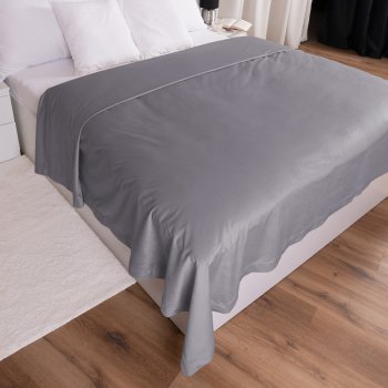Sametový přehoz na postel Velvet Premium SVP-013 Šedý - detail 1 - Biante.cz Sametový přehoz na postel Velvet Premium SVP-013 Šedý - detail 1 - Biante.cz
