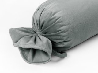 Zamatový vankúš valec bonbon Velvet Prémium SVP-046 Svetlo sivý - detail 1 - Biante.sk