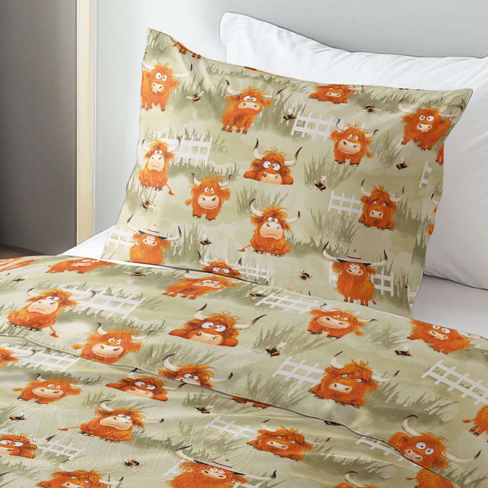 Dětské bavlněné ložní povlečení Sandra SA-612 Býčci na pastvě na zeleném - detail 1 - Biante.cz