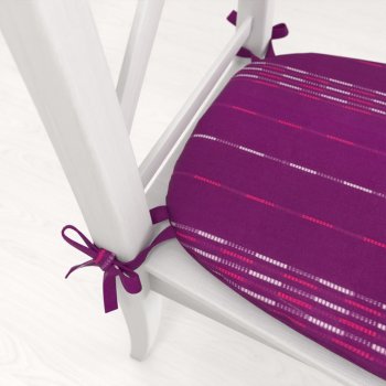 Oblý bavlněný podsedák Olivia OL-002 Proužky na fialovém - 39x37x3 cm - detail 1 - Biante.cz Oblý bavlněný podsedák Olivia OL-002 Proužky na fialovém - 39x37x3 cm - detail 1 - Biante.cz